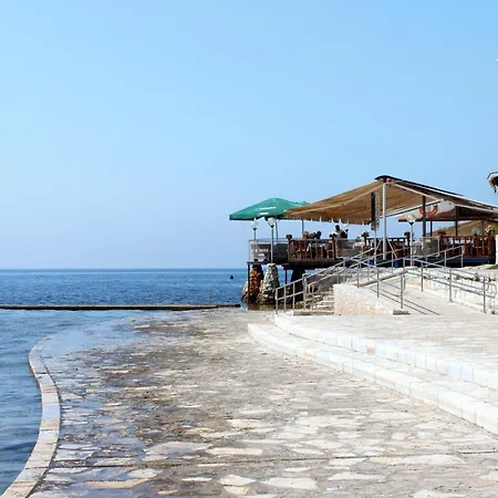 With A Parking Space - 7057 Umag